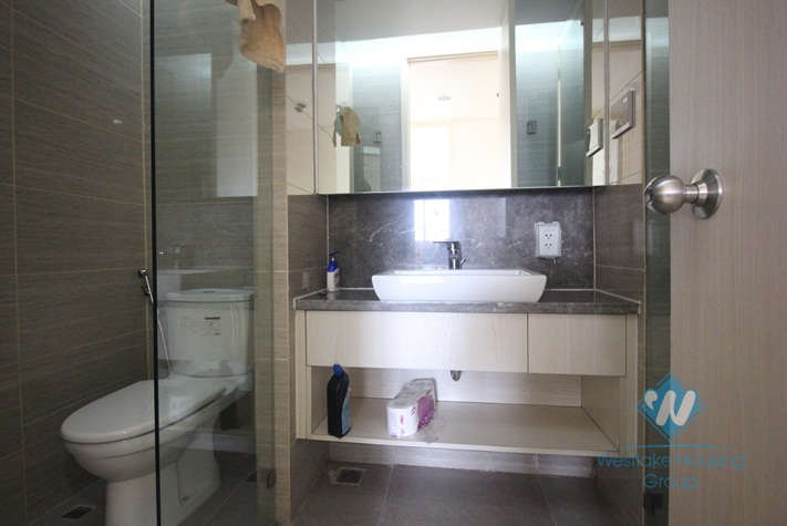 Beautiful apartment with 02 bedrooms for rent in Dolphin Plaza - My Dinh area